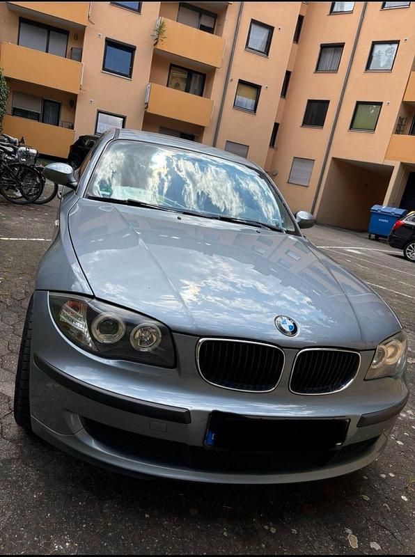 Blau Gebraucht 2007 BMW 118 Kleinwagen | 1.499 € (Superpreis) - Bild 1/4