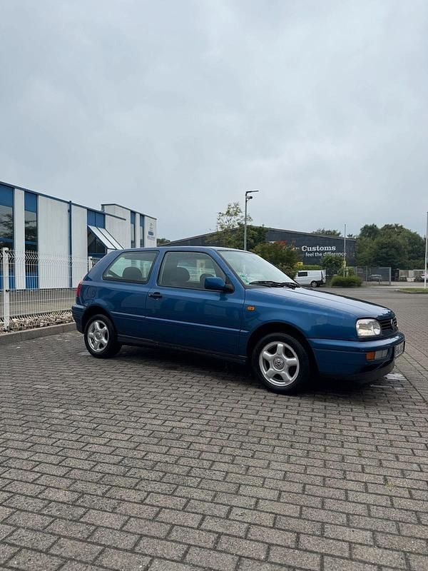 Blau Gebraucht 1997 VW Golf III Kleinwagen | 850 € (Guter Preis) - Bild 1/4