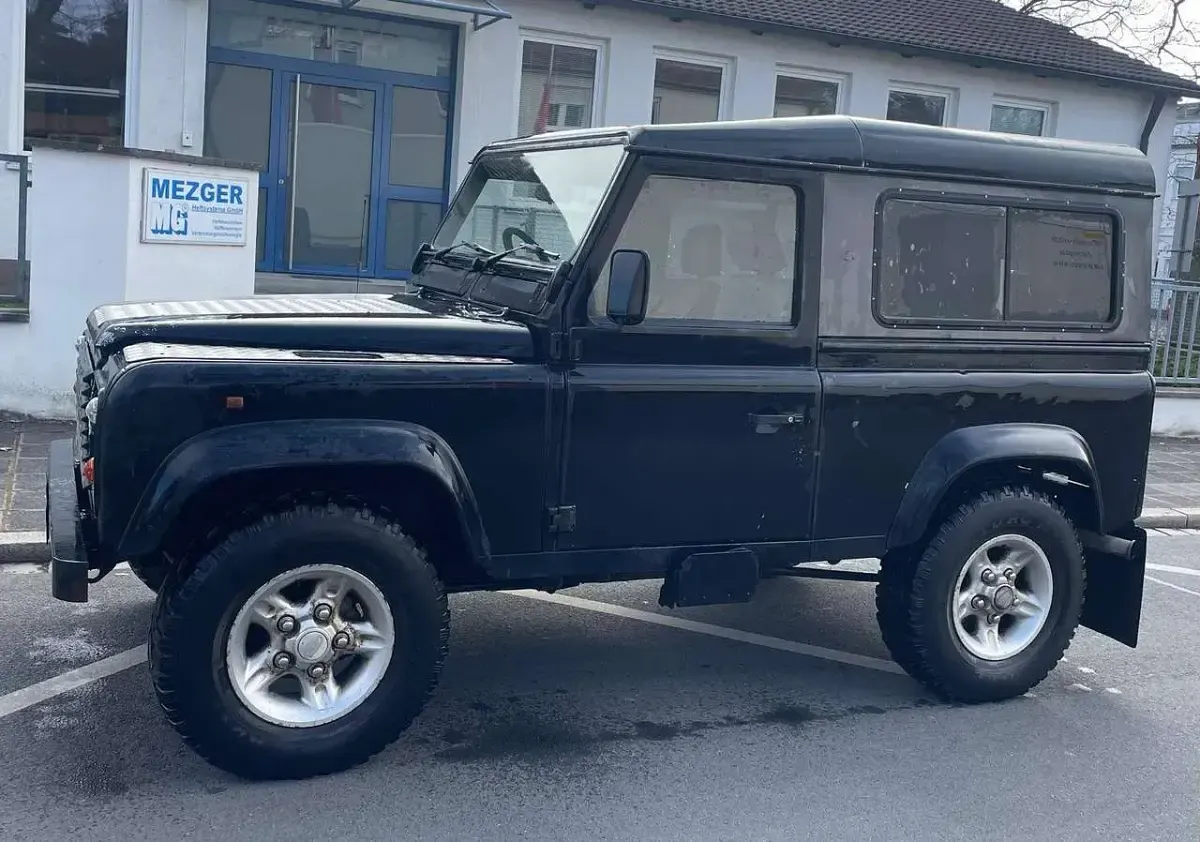 Gebraucht Land Rover Defender S 113 PS (83 kW) 1998 Schwarz SUV