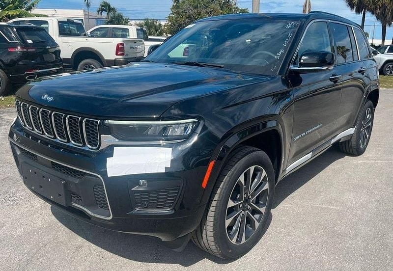 Schwarz Neu 2025 Jeep Grand Cherokee Overland SUV | 59.900 € (Etwas zu teuer) - Bild 1/4