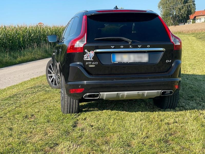 Gebraucht Volvo XC60 Ocean Race 190 PS (139 kW) 2015 Schwarz SUV