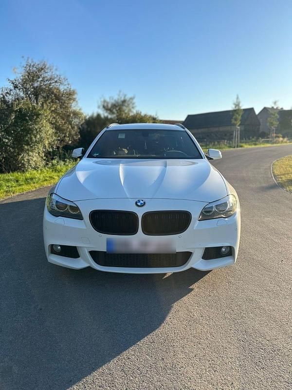 Gebraucht BMW 520 Performance 190 PS (139 kW) 2012 Weiß Kombi