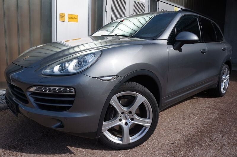Grau Gebraucht 2011 Porsche Cayenne Sport SUV | 18.999 € (Guter Preis) - Bild 1/4