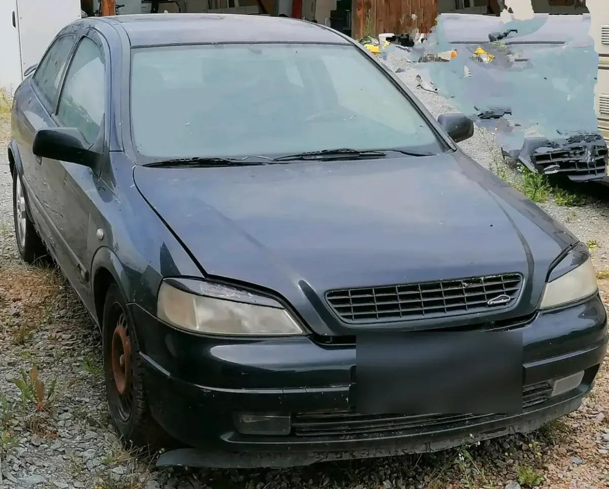 Gebraucht Opel Astra 136 PS (100 kW) 1999 Schwarz Kleinwagen