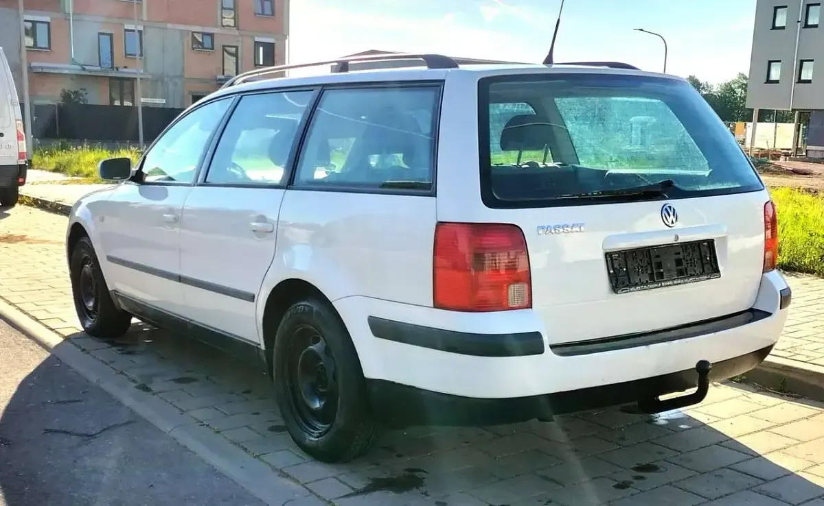 Gebraucht VW Passat 101 PS (74 kW) 2000 Weiß Kombi