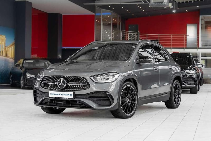 Schwarz Gebraucht 2020 Mercedes GLA250 AMG line SUV | 32.980 € (Fairer Preis) - Bild 1/4