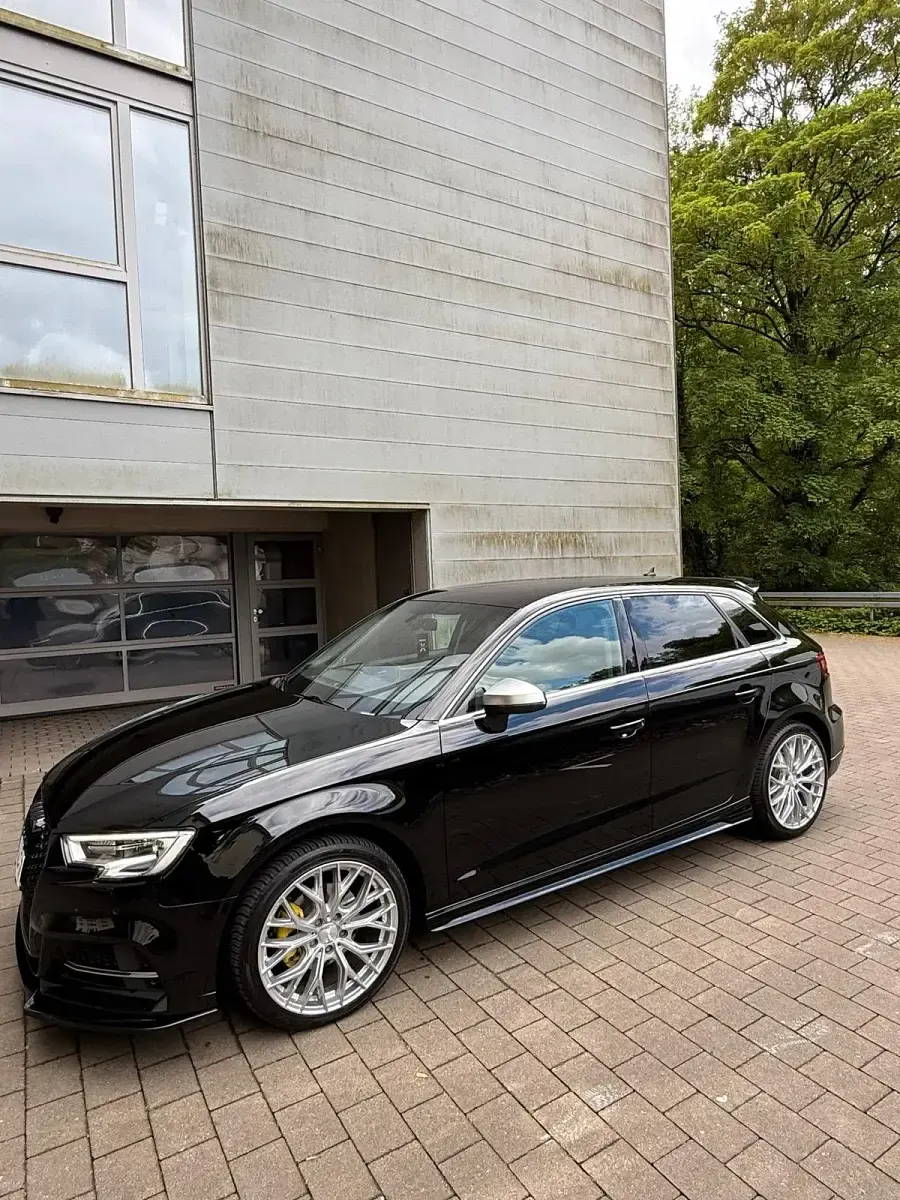 Gebraucht Audi A3 Sportback 116 PS (85 kW) 2017 Schwarz Kleinwagen
