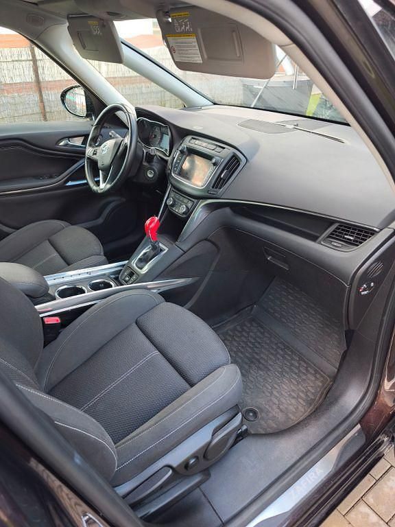 Braun Gebraucht 2017 Opel Zafira Tourer Innovation Van / Kleinbus | 9.950 € (Guter Preis) - Bild 1/4