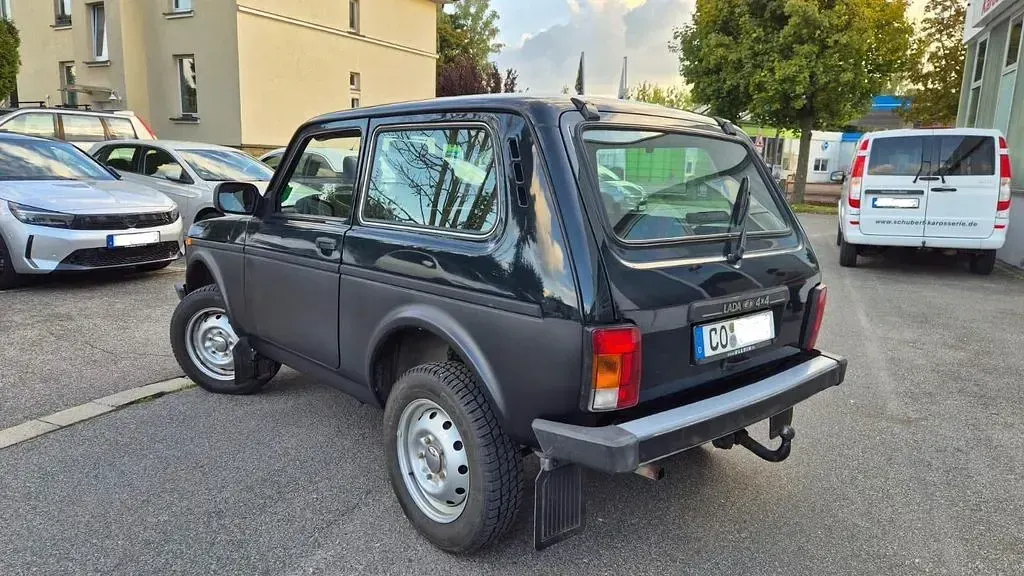 Gebraucht Lada Taiga 83 PS (61 kW) 2016 Grün SUV