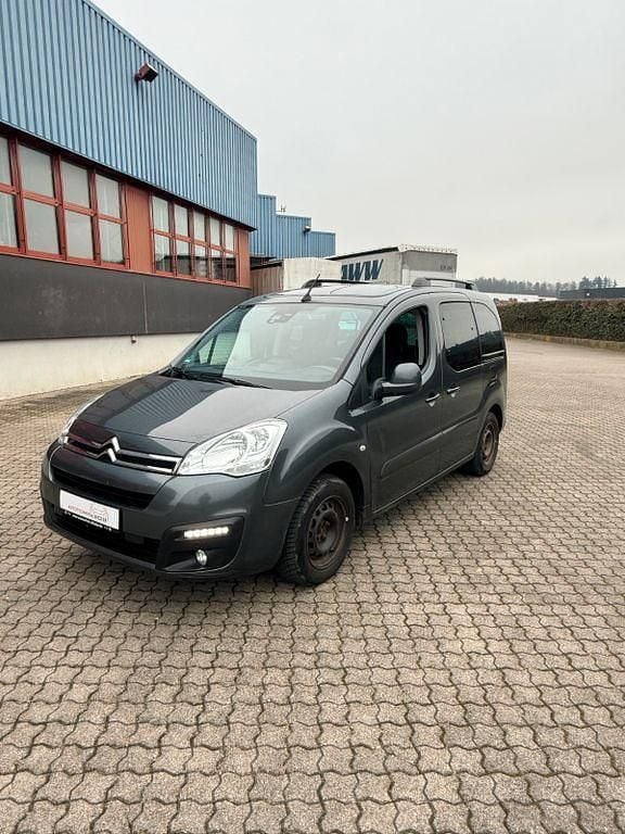 Grau Gebraucht 2018 Citroën Berlingo Shine Van / Kleinbus | 11.999 € (Superpreis) - Bild 1/4