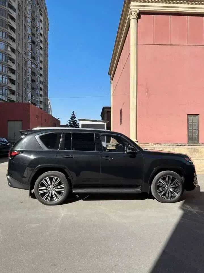 Neu Lexus LX600 415 PS (305 kW) 2026 Black jet ravon SUV