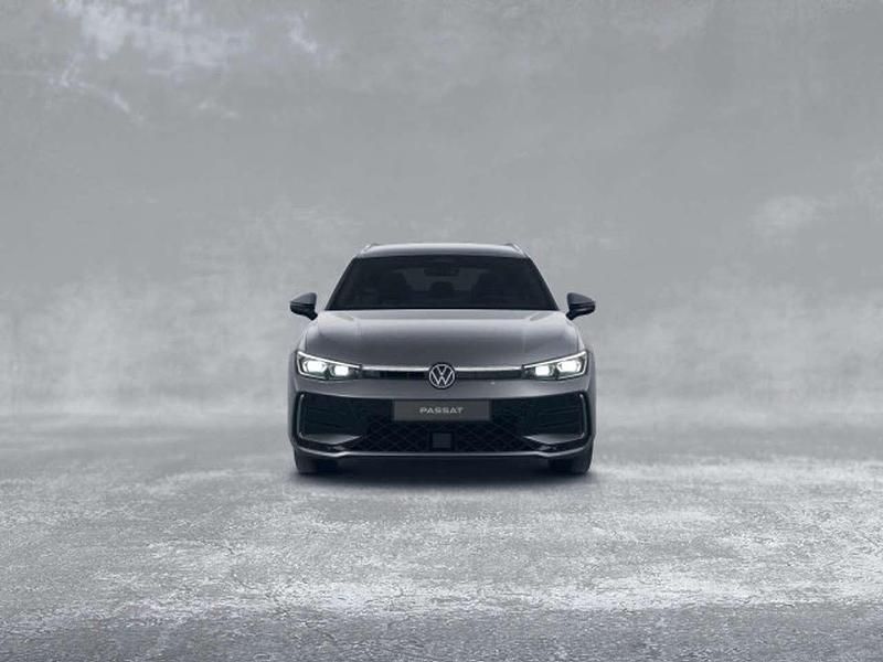 Gebraucht VW Passat R-line 150 PS (110 kW) 2025 Diabasgrau metallic Kombi