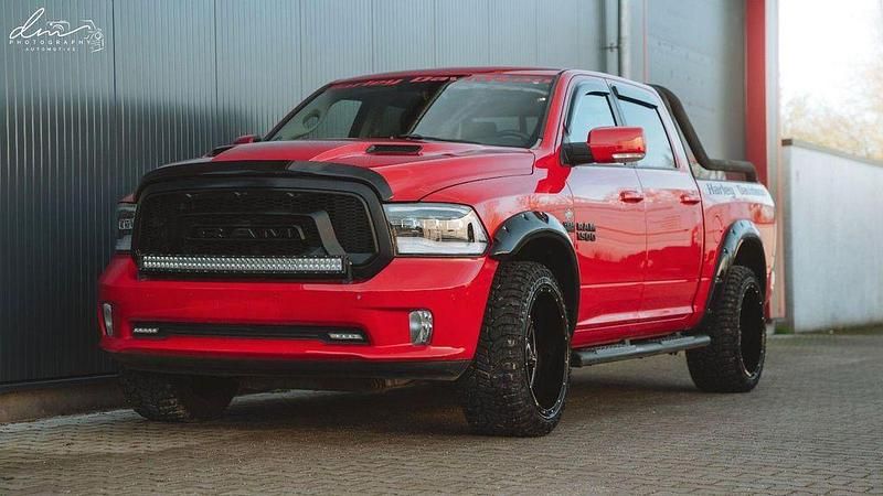 Gebraucht Dodge Ram 401 PS (294 kW) 2017 Rot Abholung