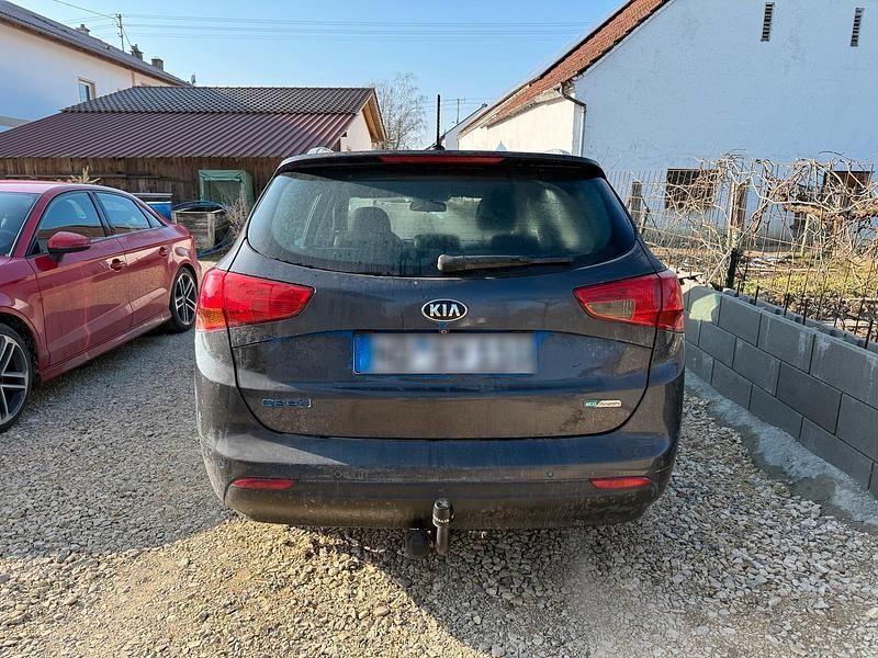 Gebraucht Kia Ceed Sportswagon 120 PS (88 kW) 2016 Grau Kombi