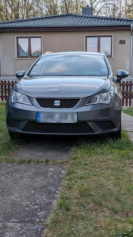 Grau Gebraucht 2013 Seat Ibiza ST Kombi | 3.800 € (Guter Preis) - Bild 1/4