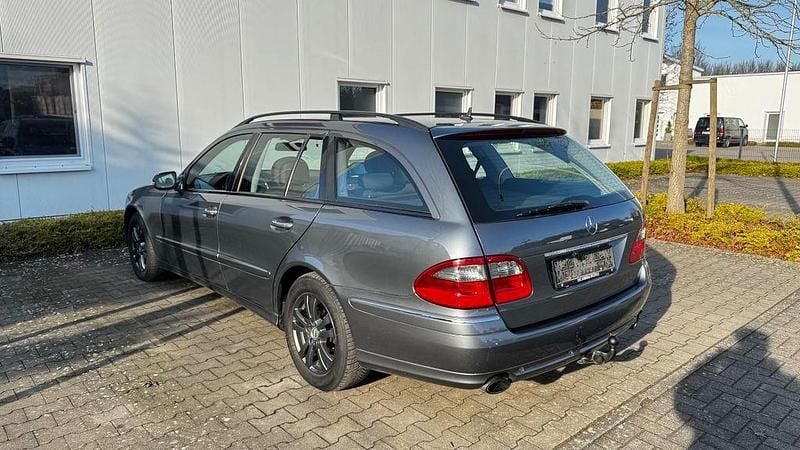 Gebraucht Mercedes E280 Classic 190 PS (139 kW) 2008 Grau Limousine