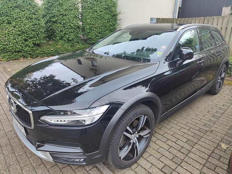 Schwarz Gebraucht 2018 Volvo V90 CC Kombi | 26.000 € (Fairer Preis) - Bild 1/4