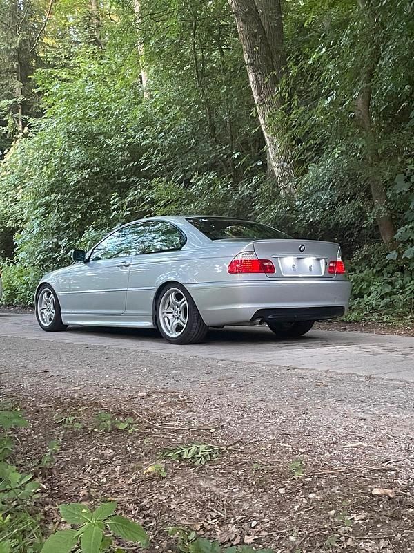 Silber Gebraucht 2003 BMW 318 Coupé | 6.500 € - Bild 1/4