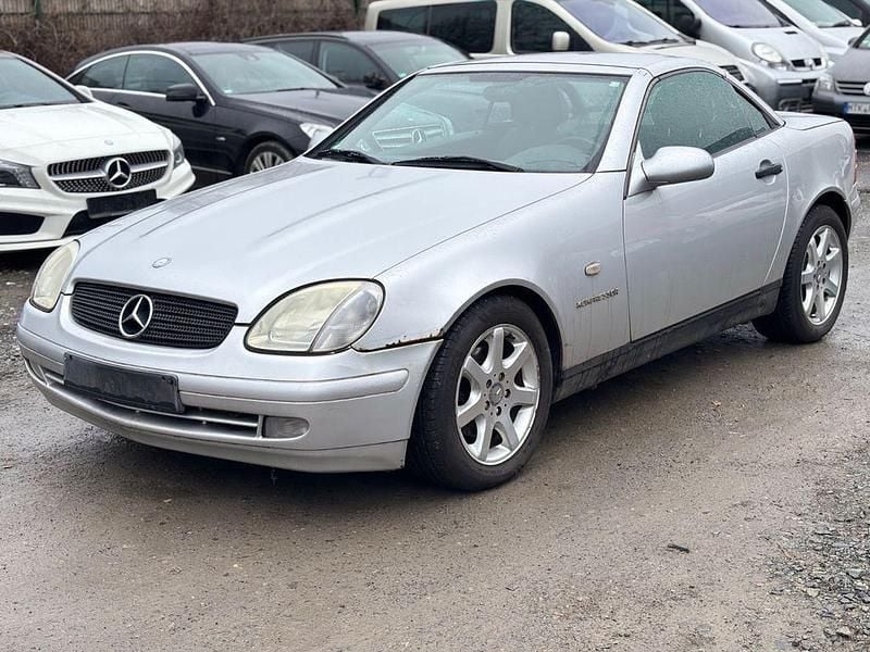 Gebraucht Mercedes SLK230 193 PS (141 kW) 1998 Silber Cabrio