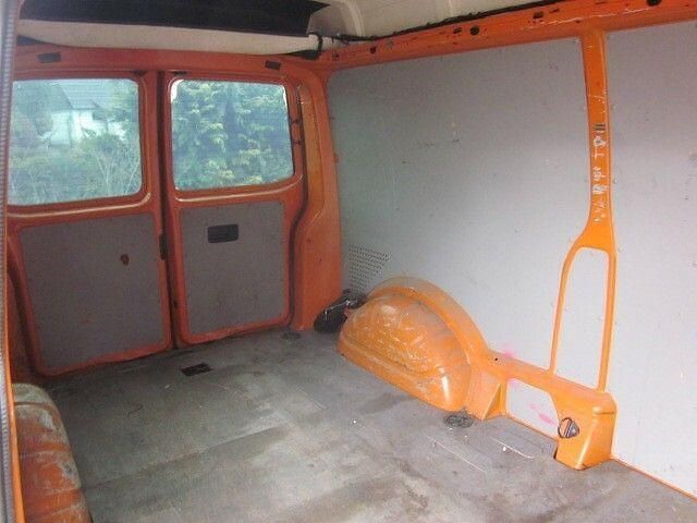 Second-hand VW Transporter 150 CP (110 kW) 2018 Portocaliu Van