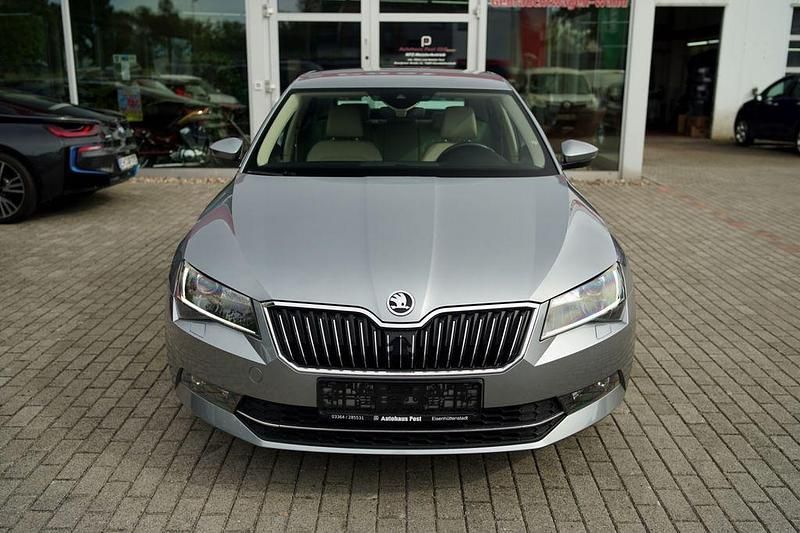 Gebraucht Skoda Superb Style 179 PS (131 kW) 2016 Grau Limousine