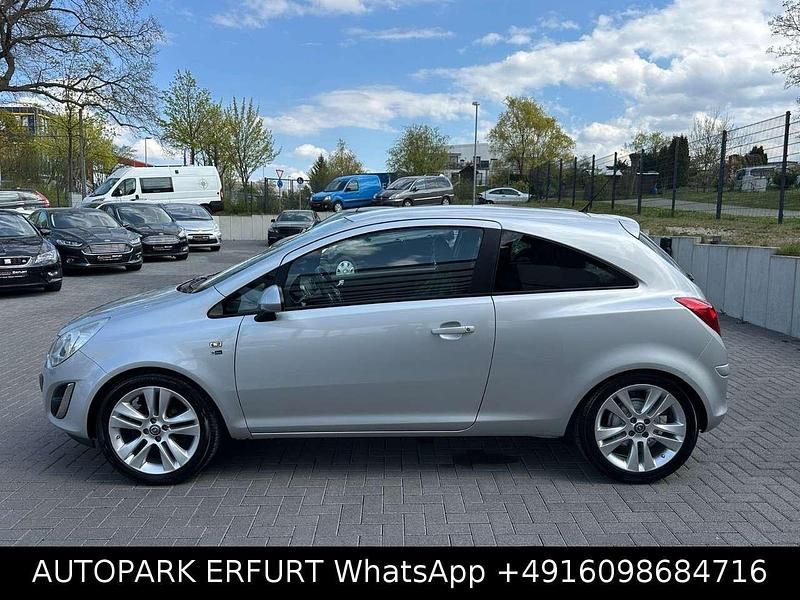 Gebraucht Opel Corsa 87 PS (63 kW) 2012 Silber Kleinwagen