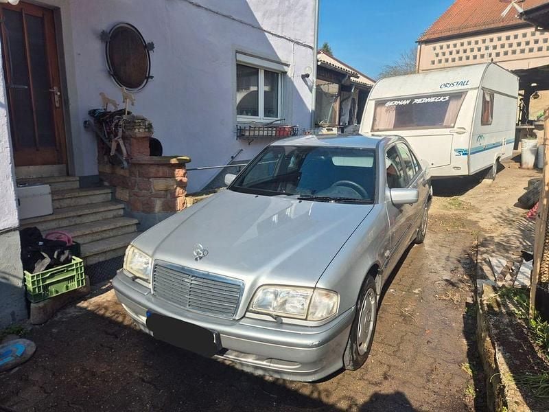 Gebraucht Mercedes C180 122 PS (89 kW) 1998 Silber Limousine