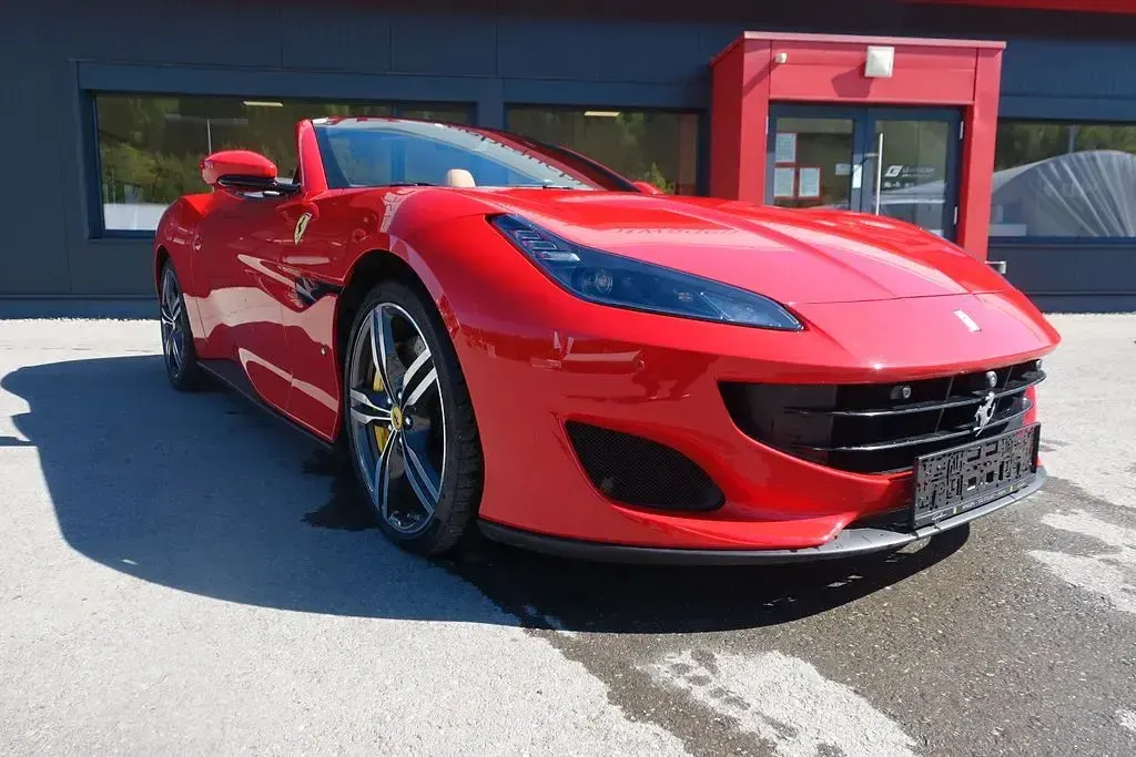 Second-hand Ferrari Portofino 600 CP (441 kW) 2019 Roșu Cabrio