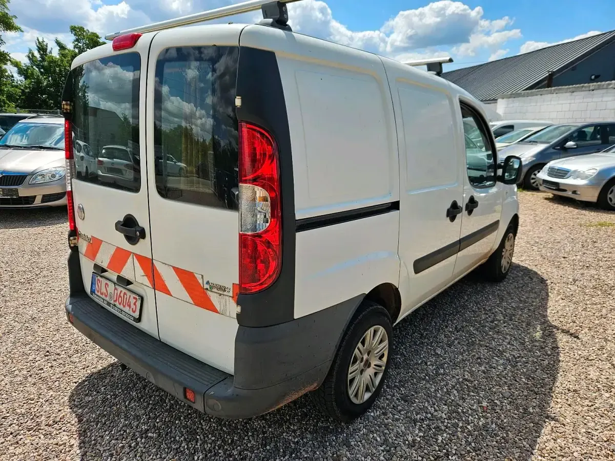 Gebraucht Fiat Doblò 100 PS (73 kW) 2009 Weiß Van / Kleinbus