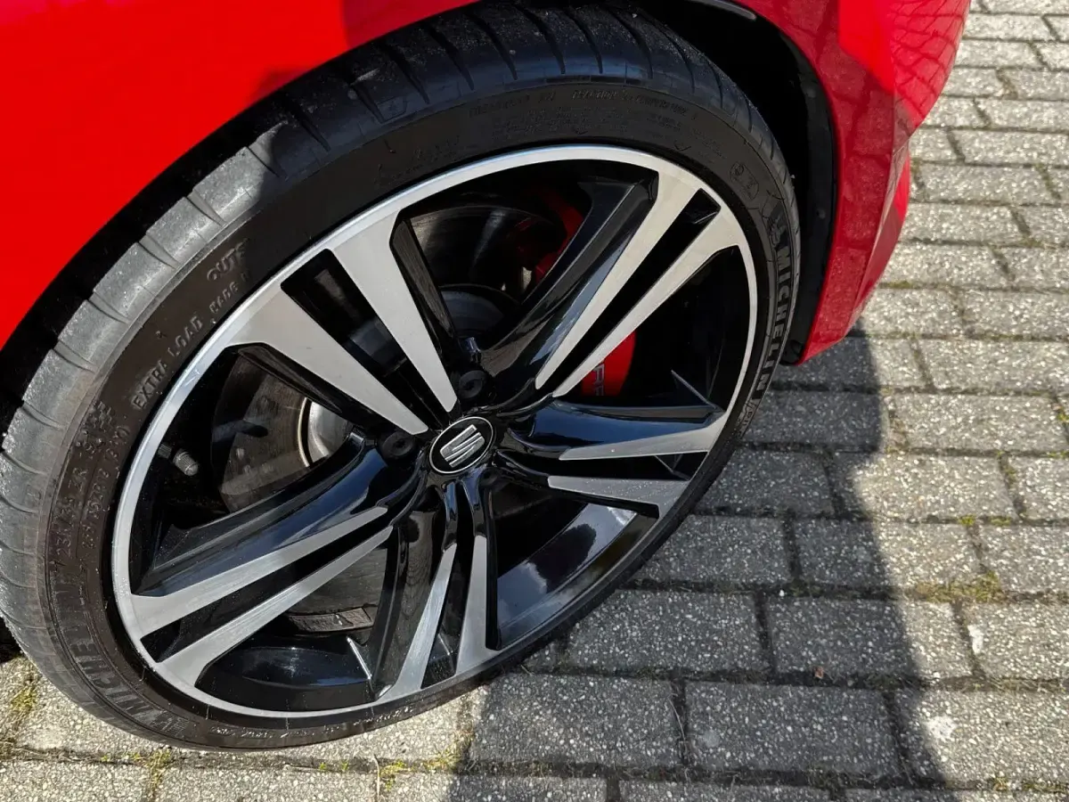 Second-hand Seat Leon CUPRA 280 CP (205 kW) 2015 Roșu Berlinǎ