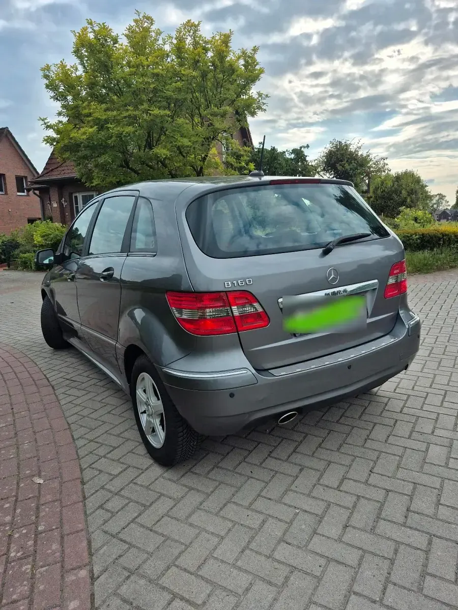 Gebraucht Mercedes B160 95 PS (69 kW) 2010 Grau Van / Kleinbus