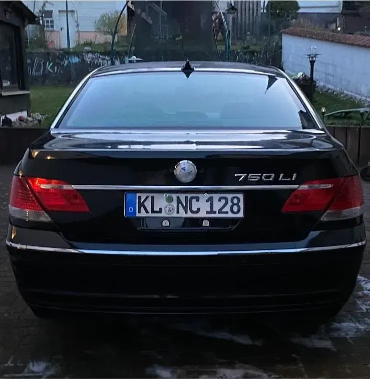 Gebraucht BMW 750L 367 PS (269 kW) 2006 Schwarz Limousine
