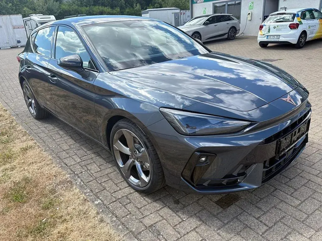 Neu Cupra Leon Basis 150 PS (110 kW) 2026 Limousine