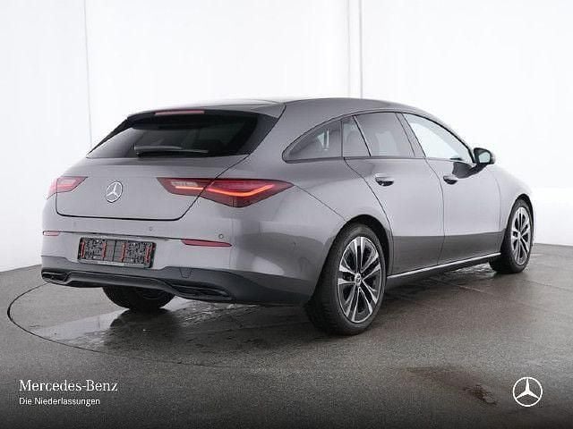 Grau Gebraucht 2024 Mercedes CLA180 Shooting Brake Night Kombi | 28.390 € (Guter Preis) - Bild 1/4