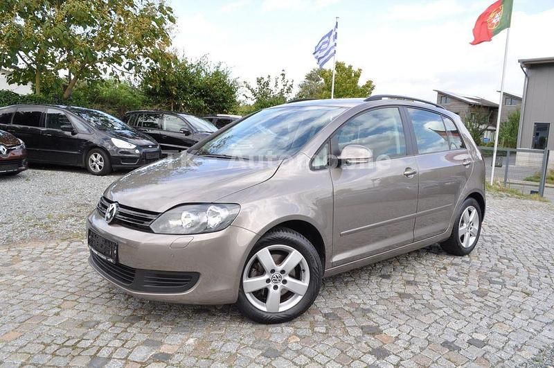 Braun Gebraucht 2012 VW Golf VII Comfortline Limousine | 6.480 € (Guter Preis) - Bild 1/4