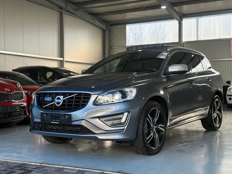 Gebraucht Volvo XC60 R-Design Momentum 190 PS (139 kW) 2016 Grau SUV