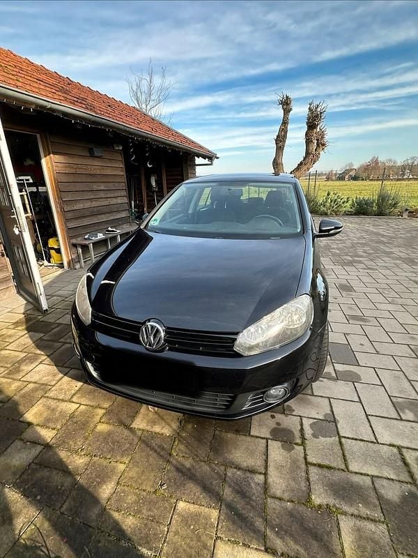 Gebraucht VW Golf VI 80 PS (58 kW) 2011 Schwarz Kleinwagen
