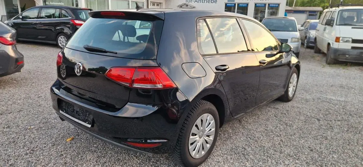 Gebraucht VW Golf VII Trendline 105 PS (77 kW) 2014 Schwarz Limousine