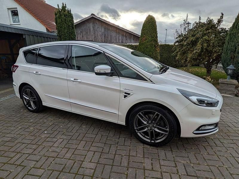 Weiß Gebraucht 2019 Ford S-MAX Vignale Van / Kleinbus | 24.500 € (Fairer Preis) - Bild 1/4