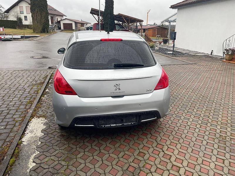 Gebraucht Peugeot 308 120 PS (88 kW) 2011 Silber Kleinwagen