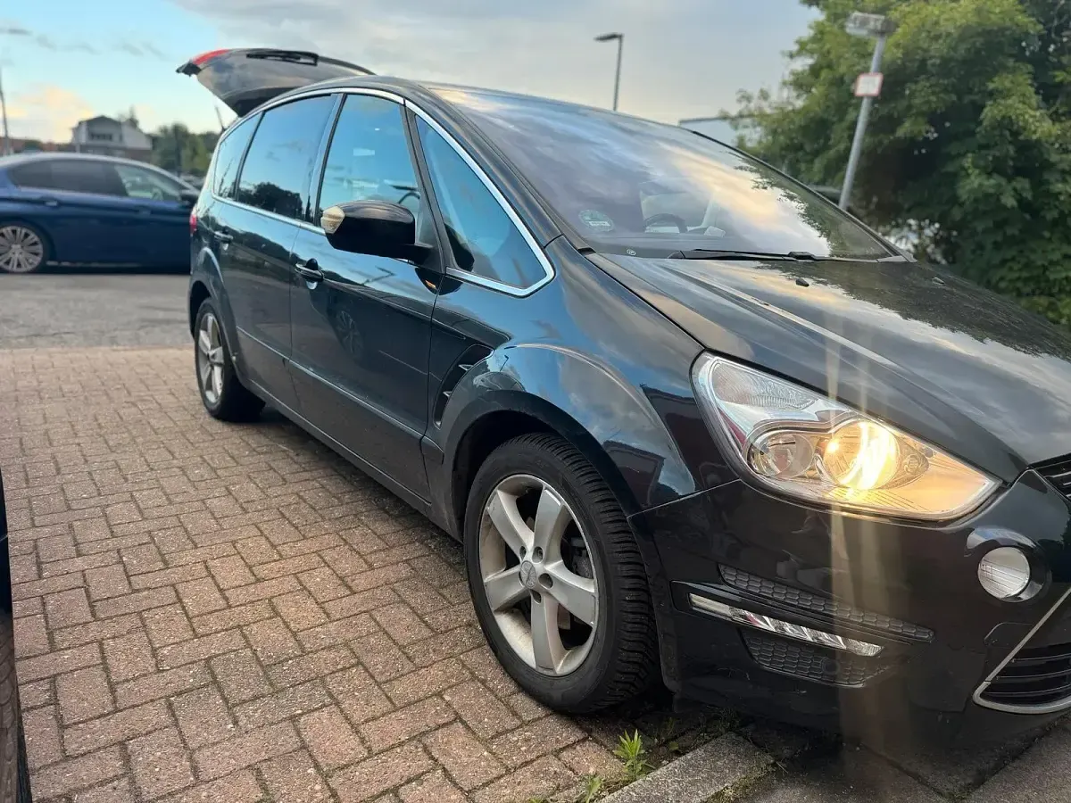 Gebraucht Ford S-MAX S 140 PS (102 kW) 2010 Schwarz Van / Kleinbus