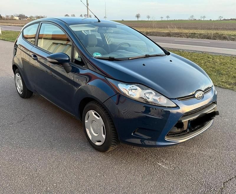 Gebraucht Ford Fiesta 80 PS (58 kW) 2011 Blau Kleinwagen