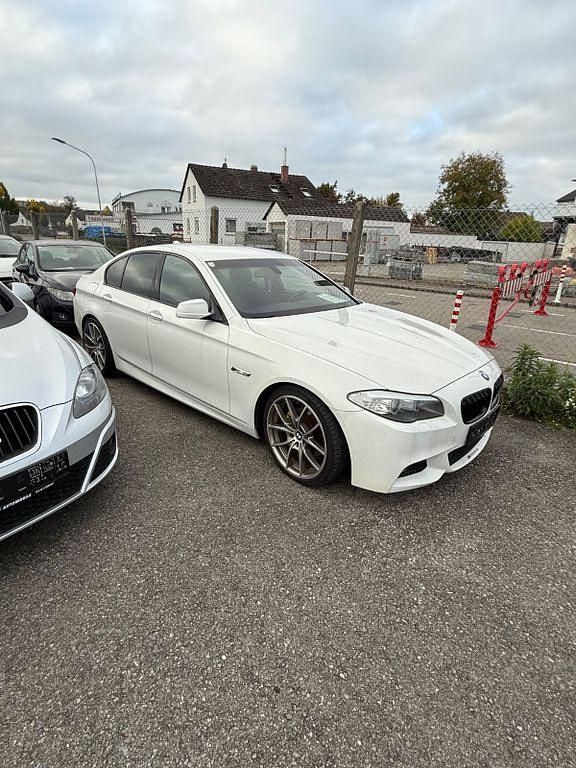 Weiß Gebraucht 2011 BMW 523 Limousine | 7.350 € (Superpreis) - Bild 1/4