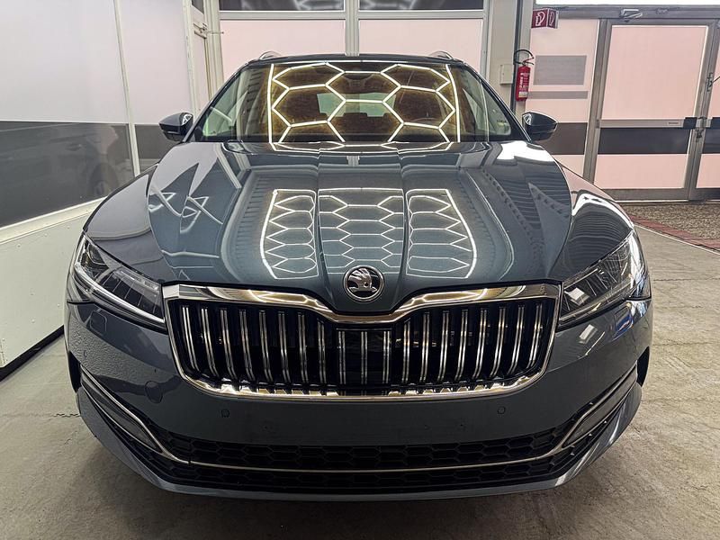 Gebraucht Skoda Superb Style 190 PS (139 kW) 2019 Quarzgrau metallic Kombi