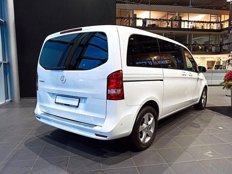 Gebraucht Mercedes V220 163 PS (119 kW) 2022 Weiß Van / Kleinbus