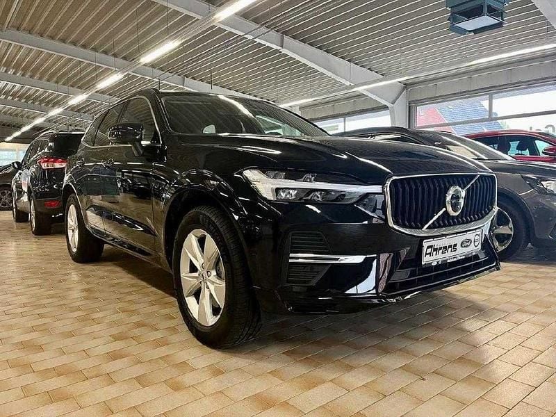 Gebraucht Volvo XC60 Momentum 197 PS (144 kW) 2022 Onyx black / metallic SUV