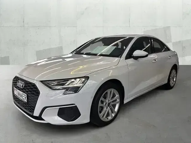 Gebraucht Audi A3 Ambiente 150 PS (110 kW) 2022 Andere Limousine