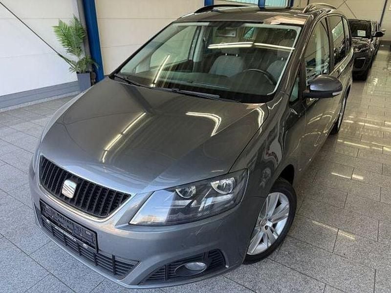 Grau Gebraucht 2015 Seat Alhambra Van / Kleinbus | 15.649 € (Superpreis) - Bild 1/4