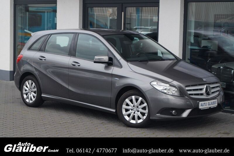 Grau Gebraucht 2011 Mercedes B180 Van / Kleinbus | 11.950 € (Teuer) - Bild 1/4