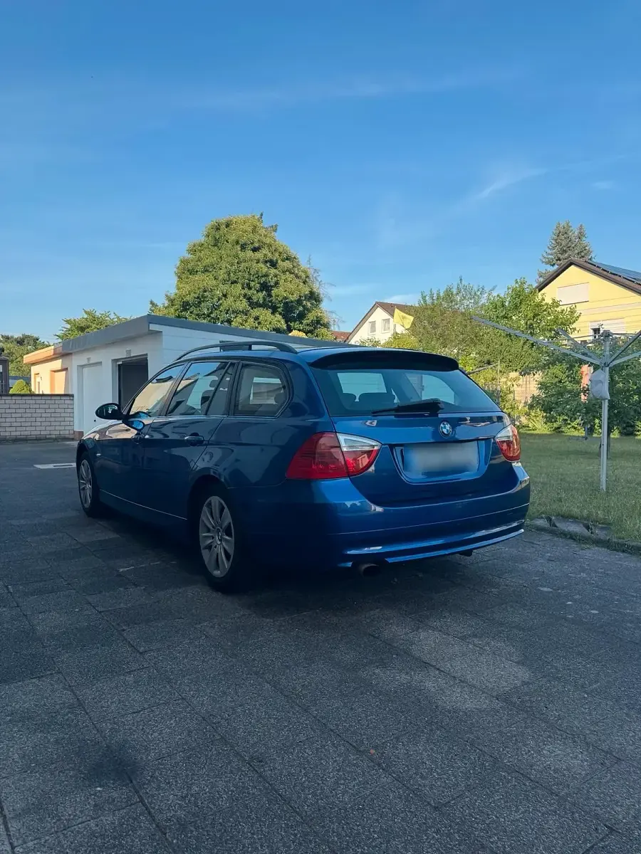 Gebraucht BMW 318 129 PS (94 kW) 2006 Blau Kombi